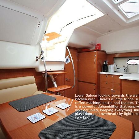 Zen Dog Luxury Motor Yacht Otel Lymington Dış mekan fotoğraf