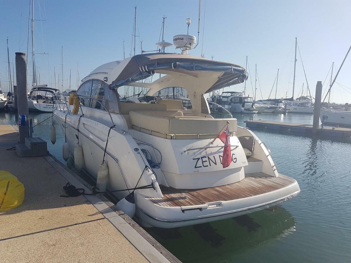 Zen Dog Luxury Motor Yacht Otel Lymington Dış mekan fotoğraf